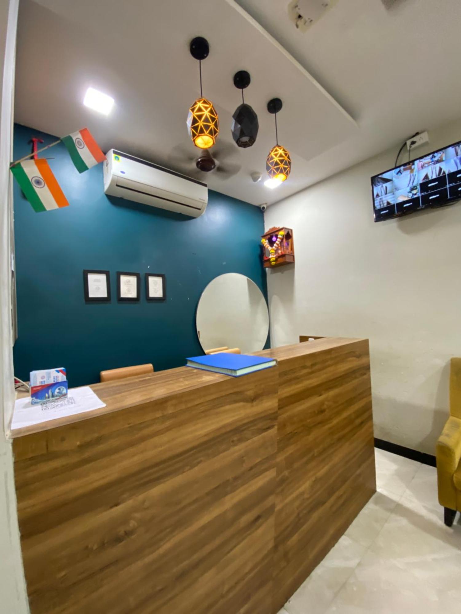 Hotel Blue Wellington - Near Mumbai Airport Екстер'єр фото